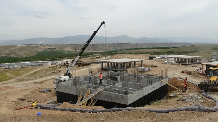 Deprem bölgesi Malatya'da köy evleri yükseliyor