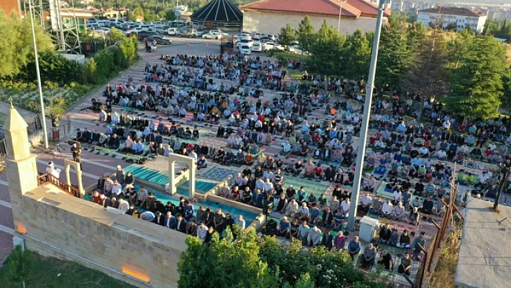 Yeşilyurt Namazgah'ta bayram namazı