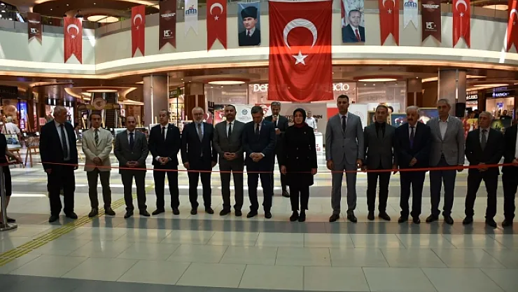 15 Temmuz temalı sergi ve anı defteri açıldı