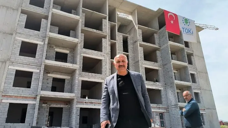 Doğanşehir'de deprem konutları devam ediyor