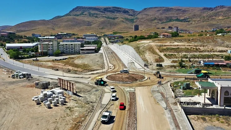 Güldal Akşit Bulvarında çalışmalar sürüyor