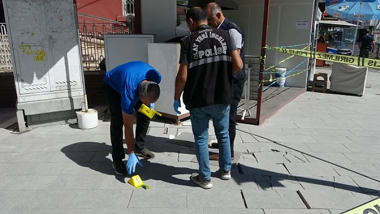 Husumetlisini iş yerinde pompalı tüfekle vurdu