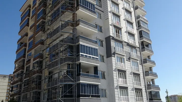 İnşaat iskelesi çöktü: 1 işçi öldü, 2'si yaralandı