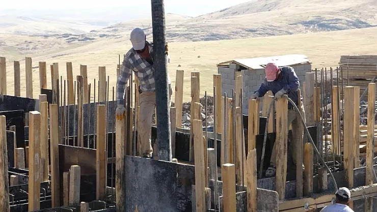 Kalıcı konutlar için çalışmalar sürüyor