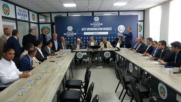 MHP heyeti deprem bölgesi Malatya'da