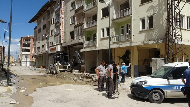 Patlayan doğalgaz borusu paniğe neden oldu