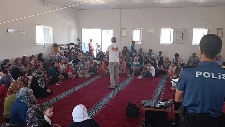 Polisten depremzedelere terör semineri