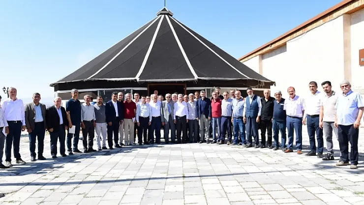 Yeşilyurt'ta Muhtarlarla istişare toplantısı