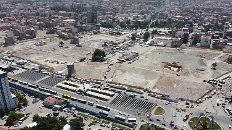 Enkazlar kaldırıldıkça Malatya boş tarlaya dönüyor