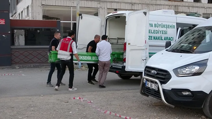 Kayıp diş hekimi yol kenarında ölü bulundu
