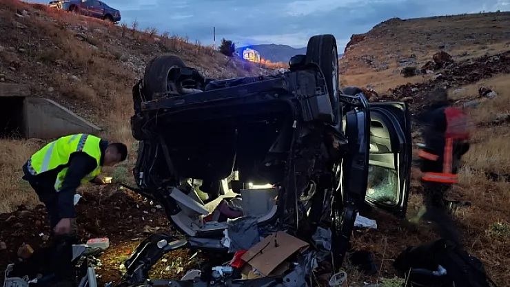 Kontrolden çıkan otomobil şarampole yuvarlandı