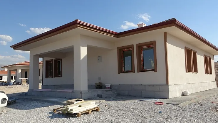 Malatya'da köy evlerinden sona gelindi