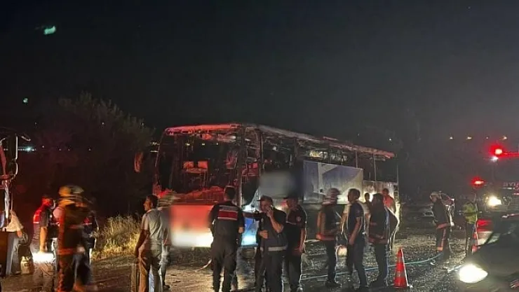 Malatya'da yolcu otobüsü alev alev yandı!