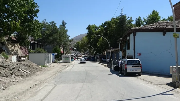 Peş peşe depremlerle sarsılan Yeşilyurt'ta endişeli bekleyiş