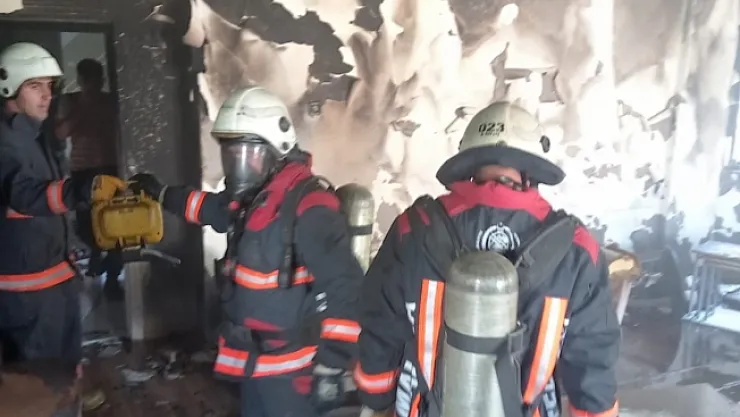 Ev yangını korku dolu anlar yaşattı