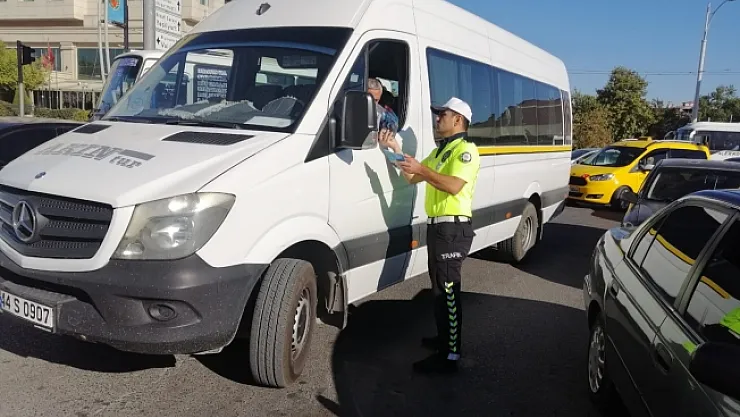 Malatya polisi, okulun ilk gününde denetim gerçekleştirdi