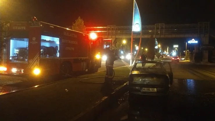 Otomobil alev topuna döndü: 2 yaralı