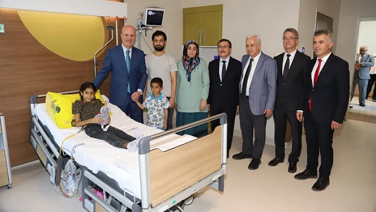 YÖK Başkanı Özvar'dan İnönü Üniversitesi Karaciğer Nakli Enstitüsüne övgü