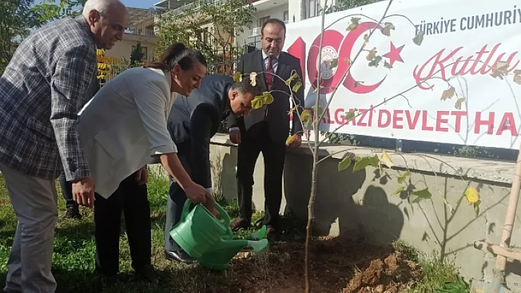 Battalgazi Devlet Hastanesi'nde 100. Yıl fidan dikimi gerçekleştirildi