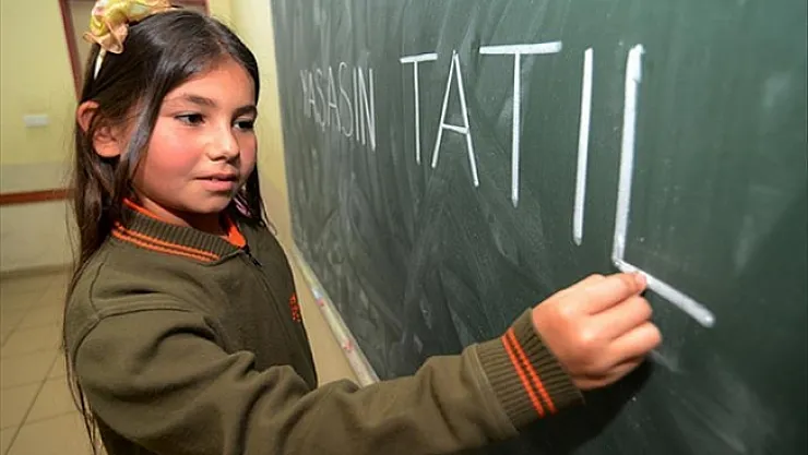 Cumhurbaşkanı Erdoğan duyurdu! Okullar tatil...