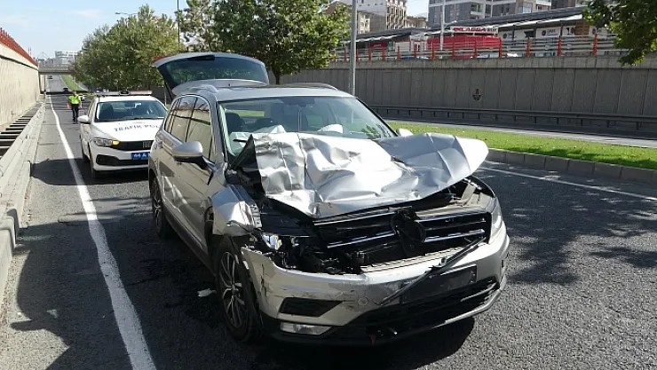 Kamyona arkadan çarpan aracın sürücüsü yaralandı