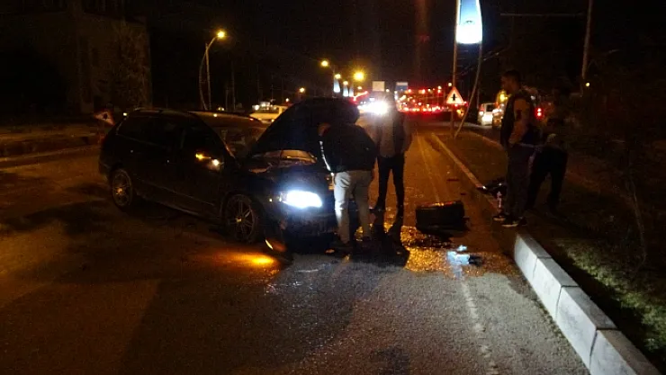 Kontrolden çıkan araç refüje çarpıp karşı şeride geçti