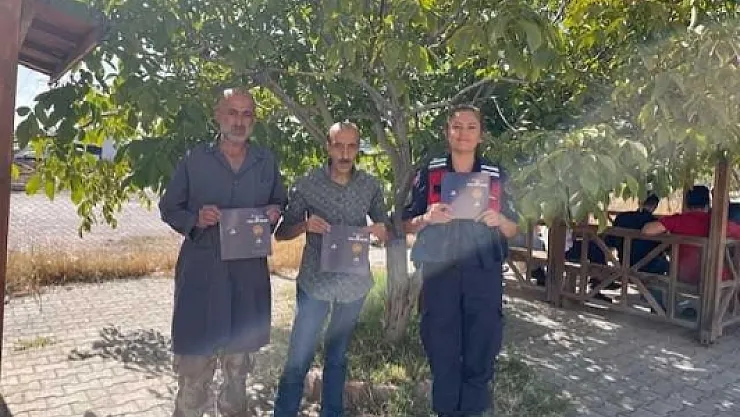 Malatya'da jandarma ekipleri `KADES` uygulamasını tanıttı