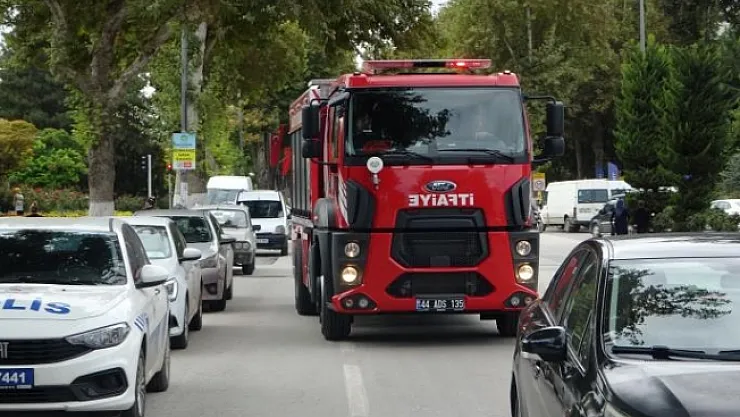 Valilik önünde kendini yakmaya çalıştı!