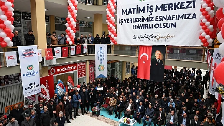 Cep telefoncular ile elektrikçi esnaflarına dükkanları teslim edildi