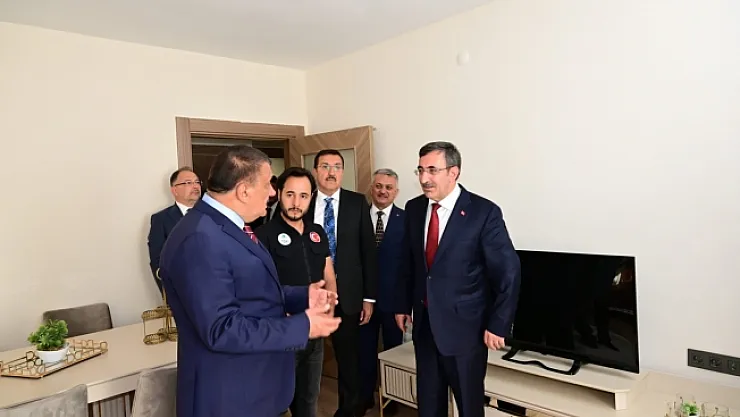 Cumhurbaşkanı Yardımcısı, Malatya'da deprem konutlarını inceledi