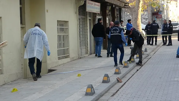 Tartıştığı işçilerin üzerine kurşun yağdırdı: 1'i ağır 2 yaralı