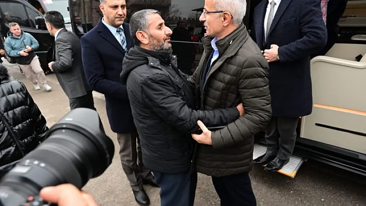 Bakan Uraloğlu'ndan şehit Emre Taşkın'ın ailesine taziye ziyareti