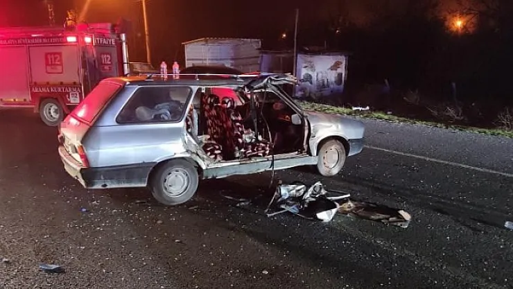 Malatya'da iki otomobil çarpıştı:  4 yaralı!