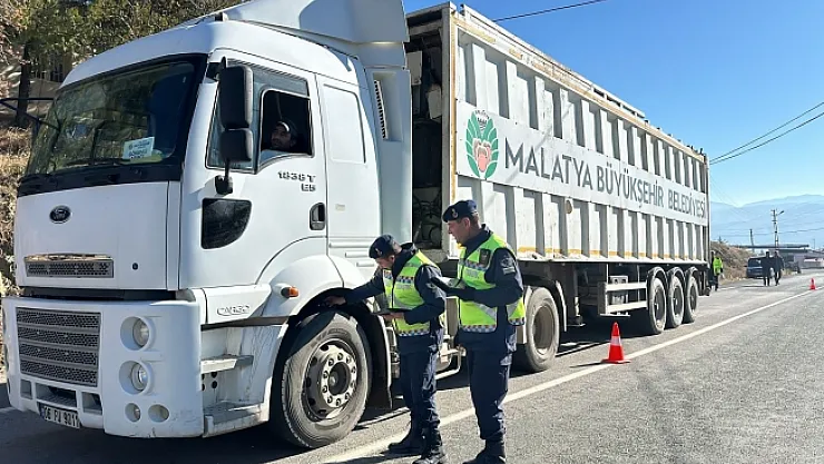 Malatya'da jandarmadan zorunlu kış lastiği denetimi