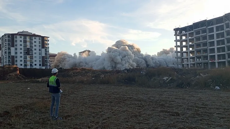 Malatya'da patlayıcı ile yıkımlara ara verildi