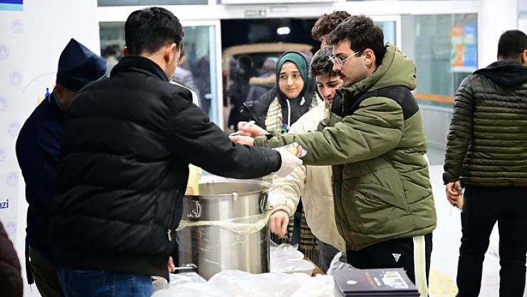 Sınav haftasında öğrencilere çorba ikramı