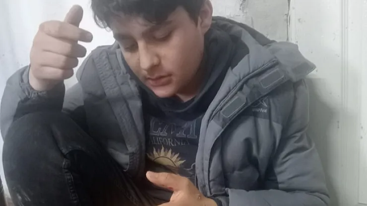 Deprem paniğiyle evin balkonundan atladı