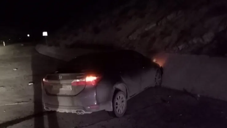 Kontrolden çıkan otomobil bariyerlere çarptı: 1 yaralı