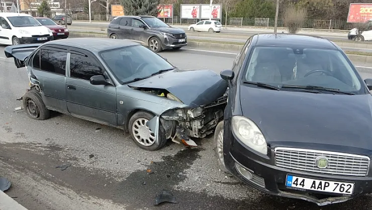 Malatya'da 6 araç birbirine girdi: 2 yaralı