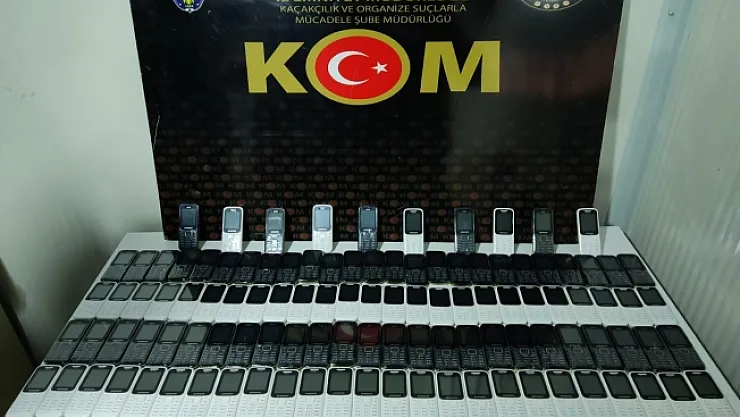 Malatya'da kaçak cep telefonları ele geçirildi