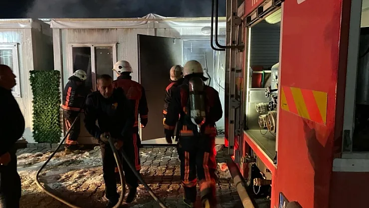 Malatya'da korkutan konteyner yangını