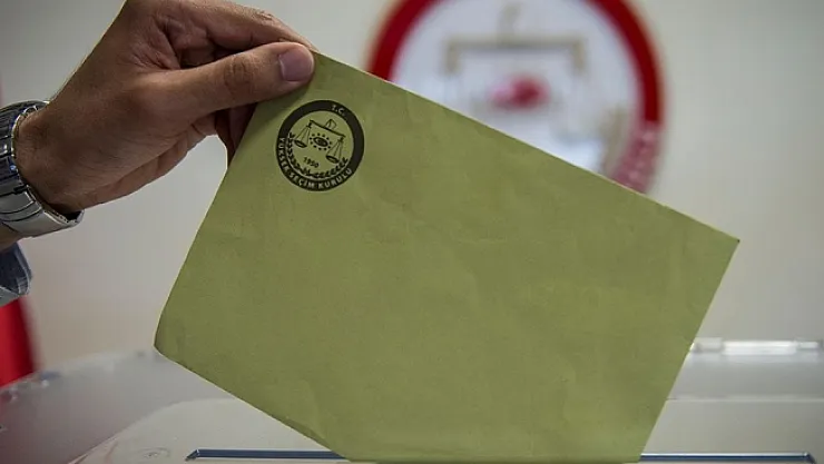 Siyasi partilerin oy pusulalarındaki yerleri belli oldu