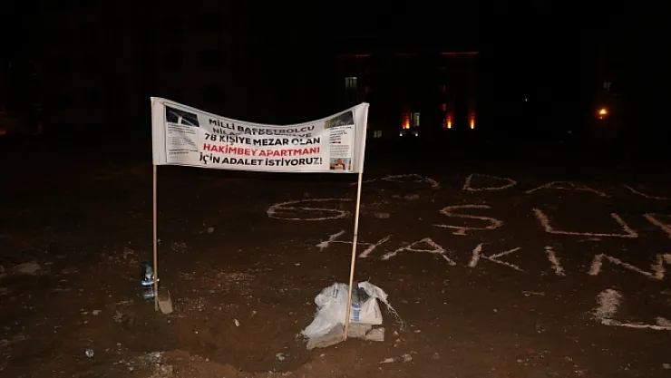 78 kişiye mezar olan Hakimbey Apartmanı'nda anma etkinliği