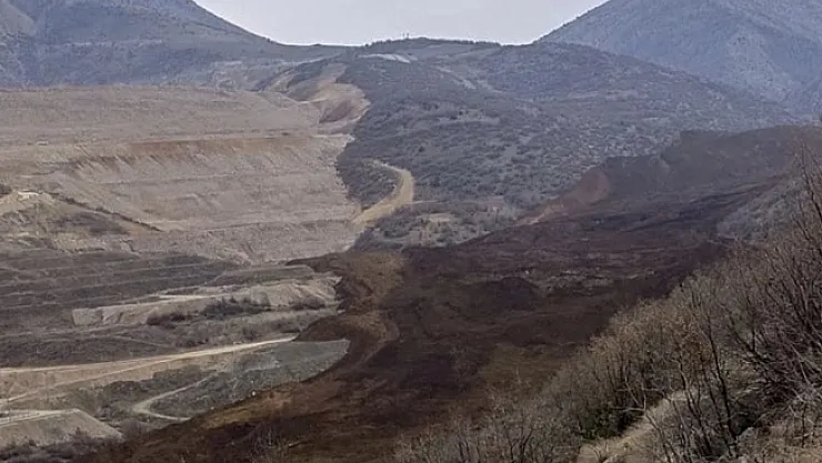 Erzincan'da göçük: 9 kişi toprak altında