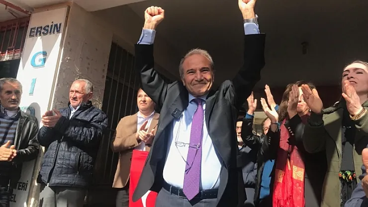 Ağır sözlerle istifa etti!