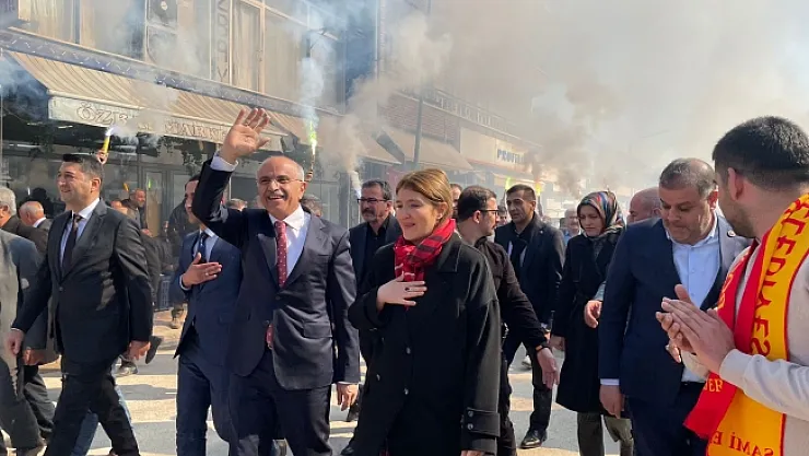 Akçadağ'da Ak Parti'ye coşkulu karşılama