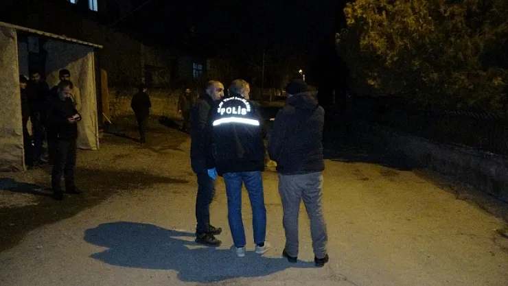 Gençlerin 'Kız' kavgası kanlı bitti!