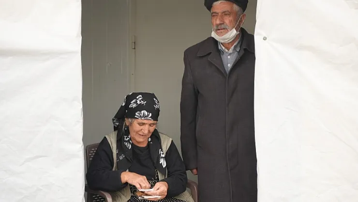 'Köyümüz depremle birlikte yerle bir oldu'