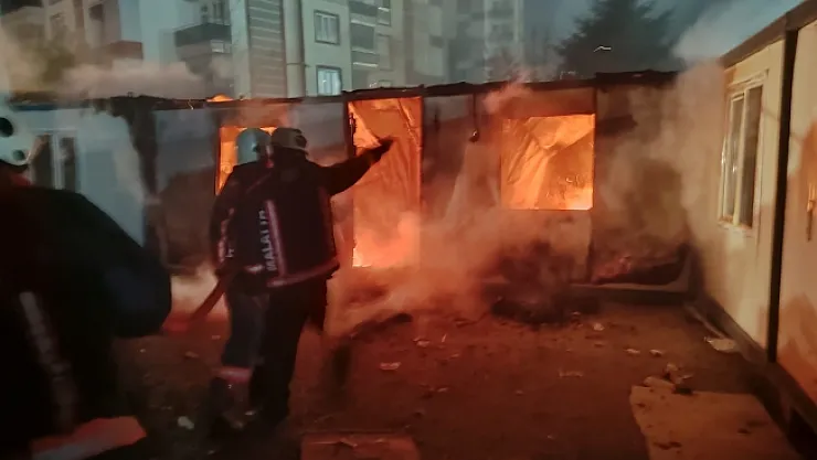 Malatya'da konteyner yangını