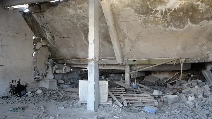 Sanayi sitesi kaderine terk edildi! 6 dükkan çöktü!